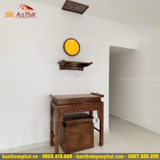 Tủ thờ gia tiên hiện đại kết hợp trang thờ Phật treo tường