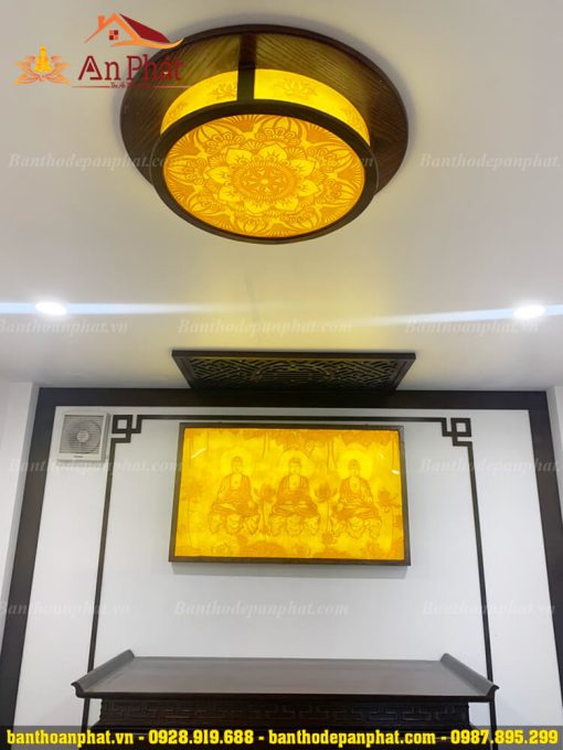 Tranh trúc chỉ Tam Thế Phật kết hợp đèn trần đẹp