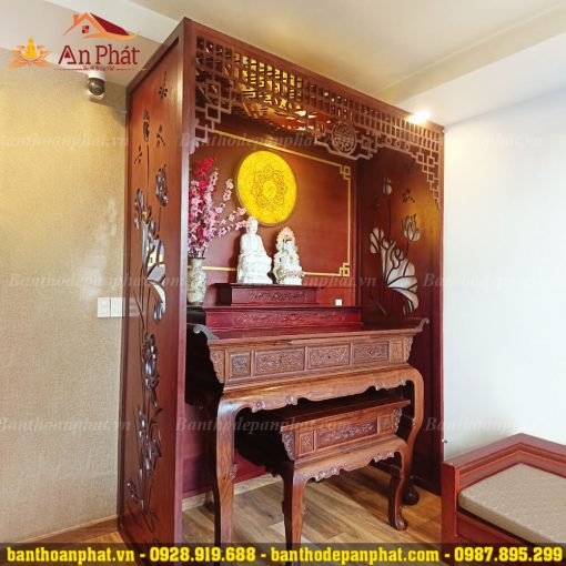 Bàn thờ Phật 3 tầng kết hợp vách ngăn trang trí trang trọng