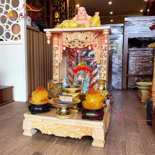 Bàn thờ ông địa thần tài mái bằng đồ thờ đồng