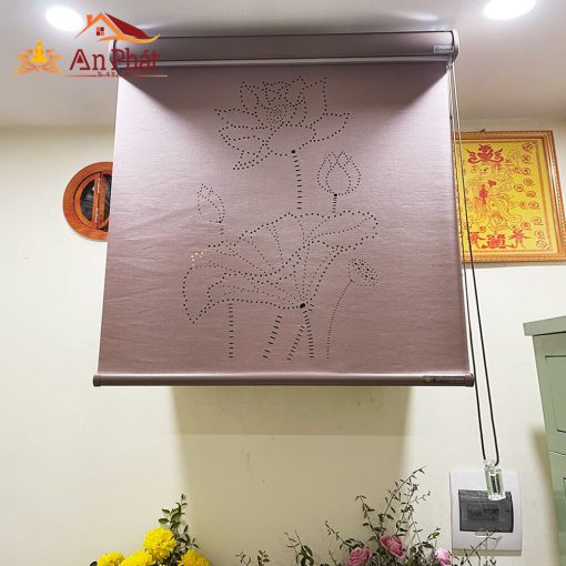 Mẫu trang thờ, kệ thờ treo tường đẹp nhất đi kèm rèm che xuyên sáng riêng tư