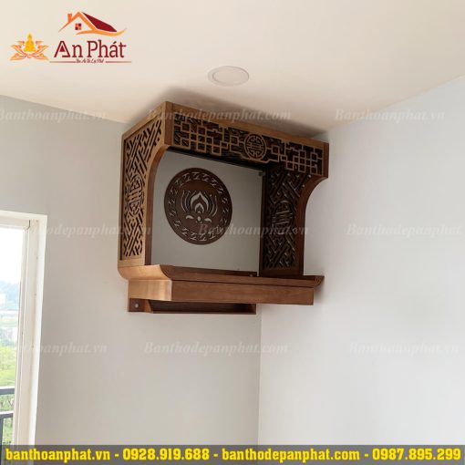 Trang thờ có vách ngăn chữ trang trí gỗ sồi