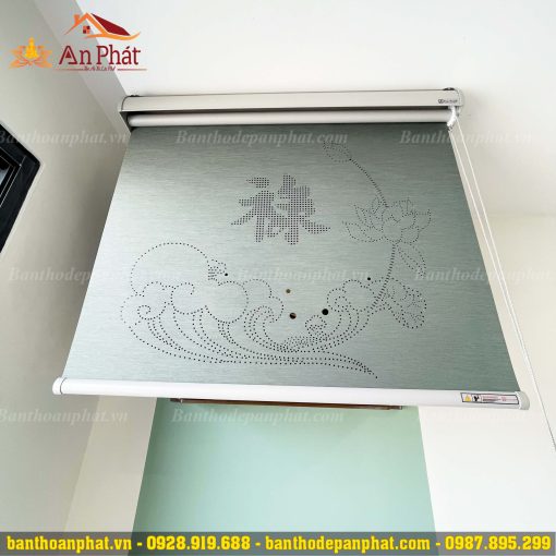 Mẫu trang thờ đẹp kết hợp rèm vải che hiện đại