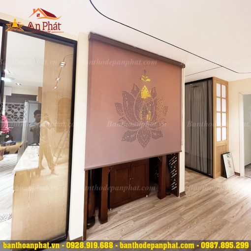 Rèm vải che bàn thờ hoa sen