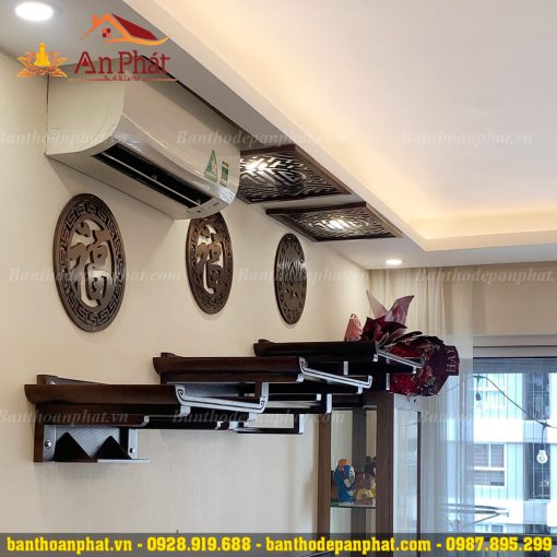Bàn thờ treo tường thờ gia tiên kết hợp thờ Phật