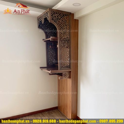 Bàn thờ treo tường có vách ngăn