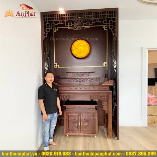 Bàn thờ tam cấp chạm khắc hoa sen