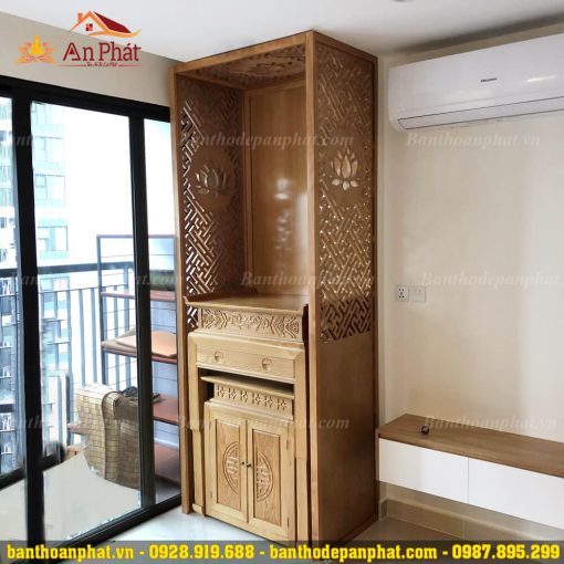 Bàn thờ gỗ sồi cho nhà chung cư hiện đại