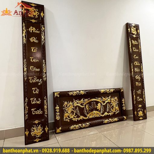 Bộ hoành phi câu đối đục tay tinh xảo gỗ gụ CT3059