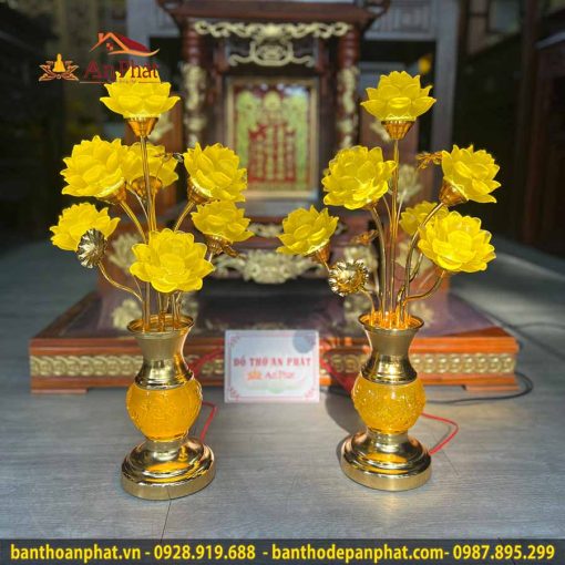 den tho cung mau hoa sen no ro than dong dt828 4