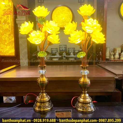 Đèn thờ điện mẫu hoa sen nở rộ thân đồng DT813