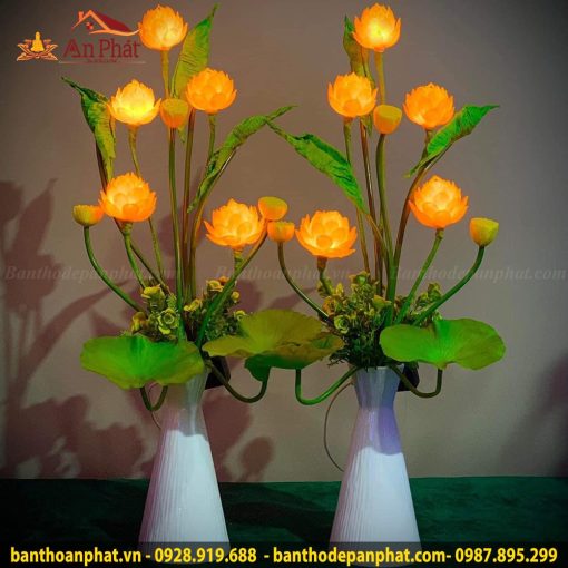 Đôi đèn bình sứ hoa sen 5 bông đủ nhị, đài, lá DT879