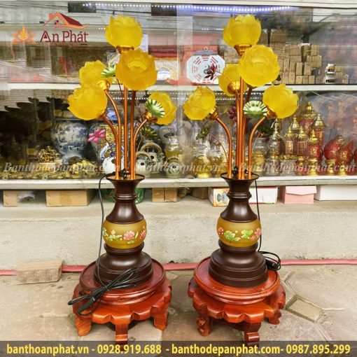 Mẫu đèn thờ hoa sen lưu ly 5 bông nở rộ DT837