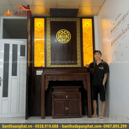 Bàn Thờ Đẹp Có Vách Ngăn BTD2168
