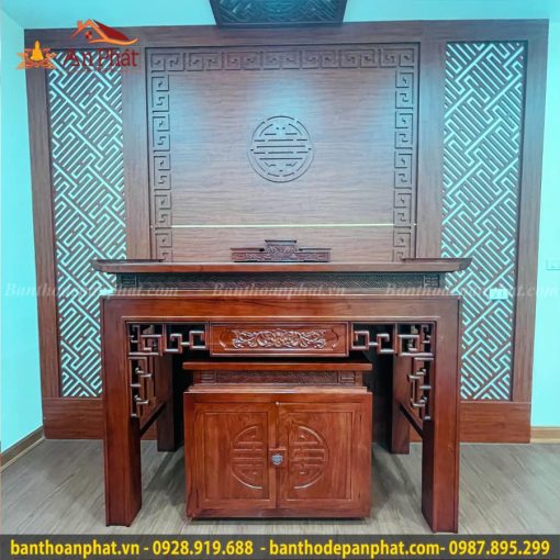 Mẫu bàn thờ gia tiên kết hợp vách ngăn CNC trang trọng