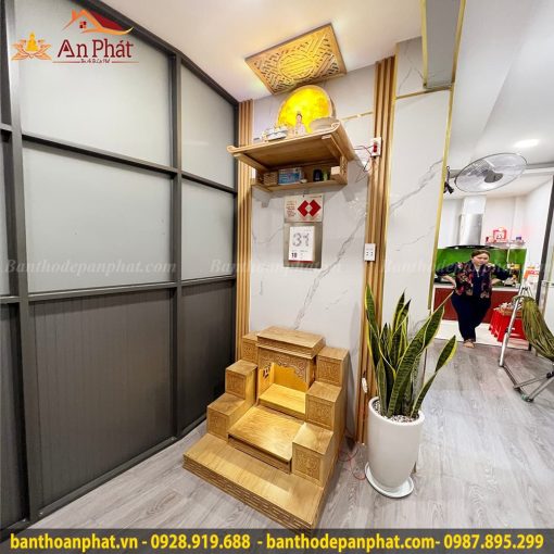 Mẫu ban thờ thần tài ông địa màu ánh kim tuyệt đẹp