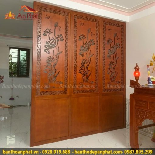 Vách ngăn phòng thờ với phòng khách VN322
