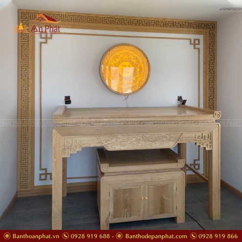 Mẫu bàn thờ đẹp gỗ sồi BTD2190