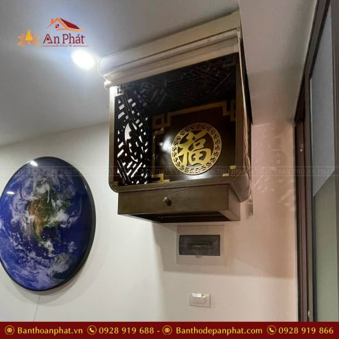 Kệ thờ treo tường kết hợp rèm che đẹp