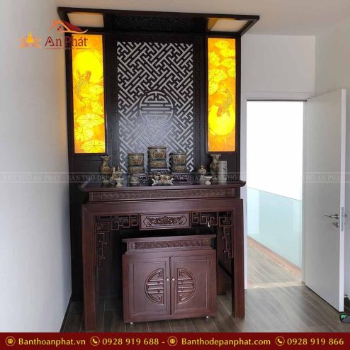 Mẫu bàn thờ đẹp kết hợp vách ngăn CNC hiện đại