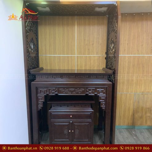 Mẫu bàn thờ đẹp thiết kế vách ngăn