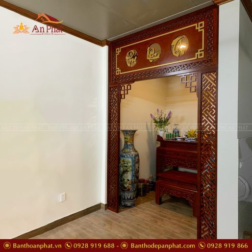 Vách ngăn phòng thờ trang nghiêm