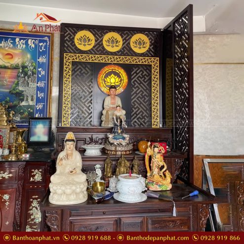 Vách ngăn bàn thờ Phật