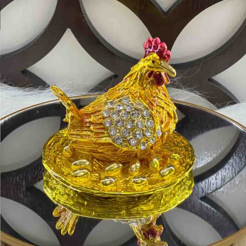 Gà Phong Thủy Đẻ Trứng Vàng VP0095